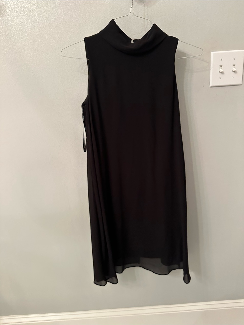 Vince Camuto Black Sleeveless Mock Neck Shift Dress
